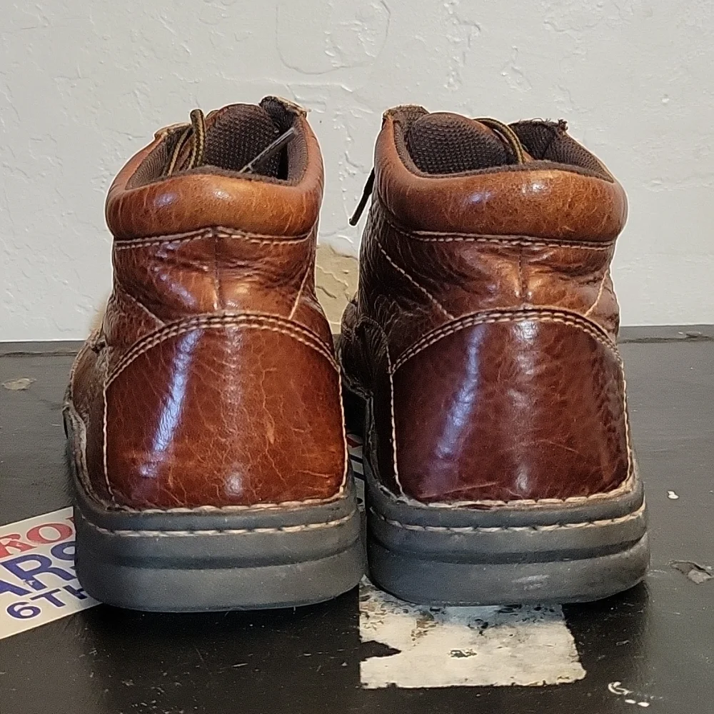 COLUMBIA Wayne 8 Lace up Leather Moc Toe Boot